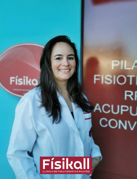 Caroline Brocker - Fisioterapeuta da Físikall